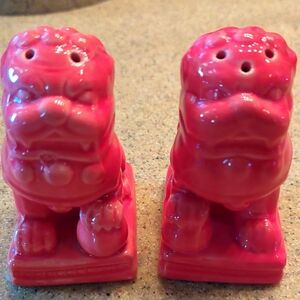 Vintage Foo Lion salt and pepper shakers